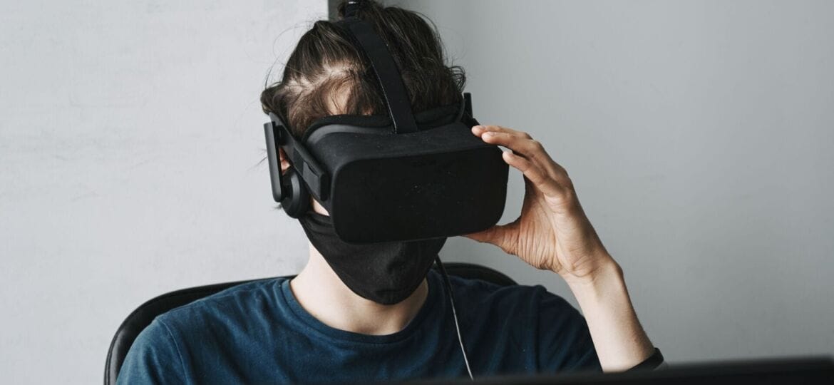 maxim-tolchinskiy-ectRUZRYrYk-unsplash