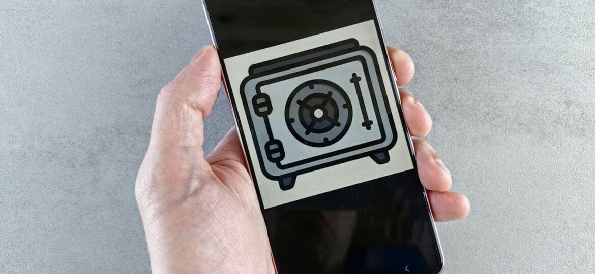 A phone shows a drawing of a gadget. (Photo by Andrey Matveev).